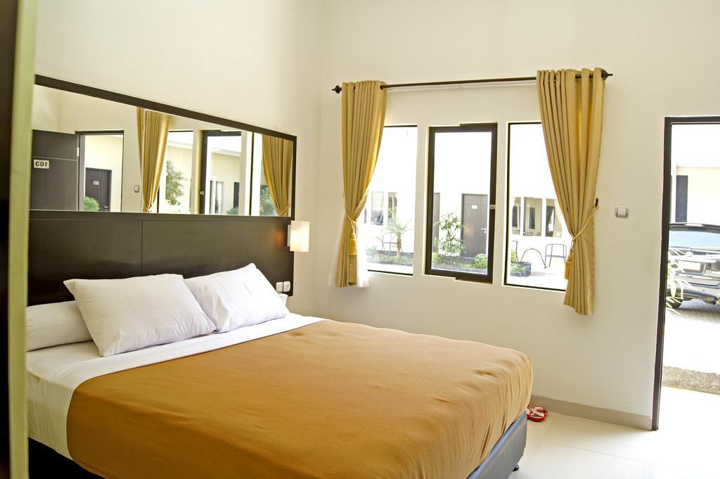 The Winner Premier Hotel Pemalang Room photo