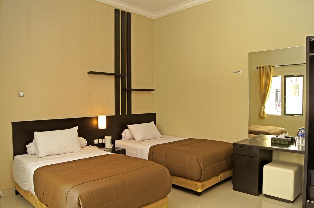 The Winner Premier Hotel Pemalang Exterior photo